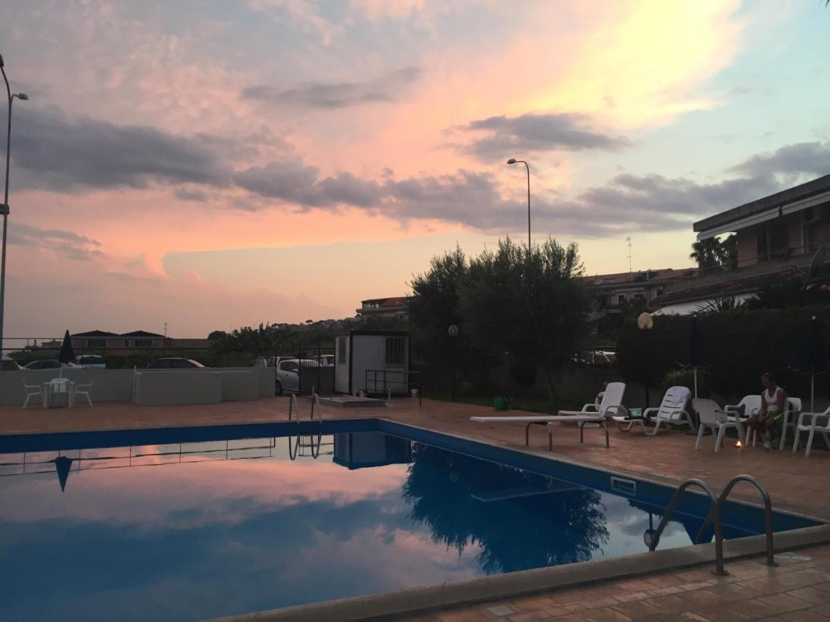 Elegant Apartment In Residence With Pool Acireale Exteriör bild